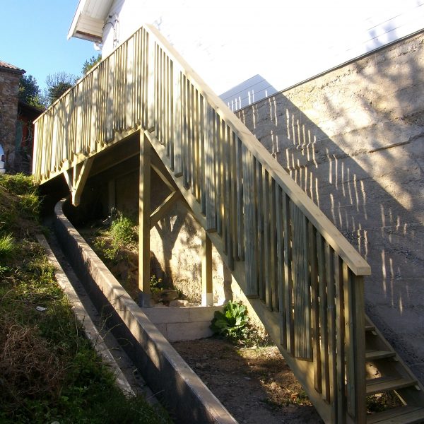 Escalier bois extérieur